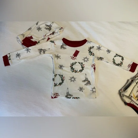 Burt’s Bees Baby | Bundle of 2-piece Holiday Pajama Sets | 18 months - Picture 9 of 16